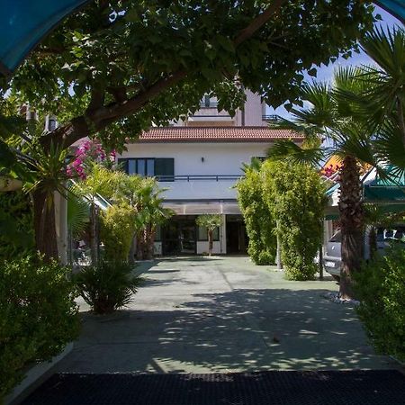 Hotel Atena Cirò Marina Exteriör bild