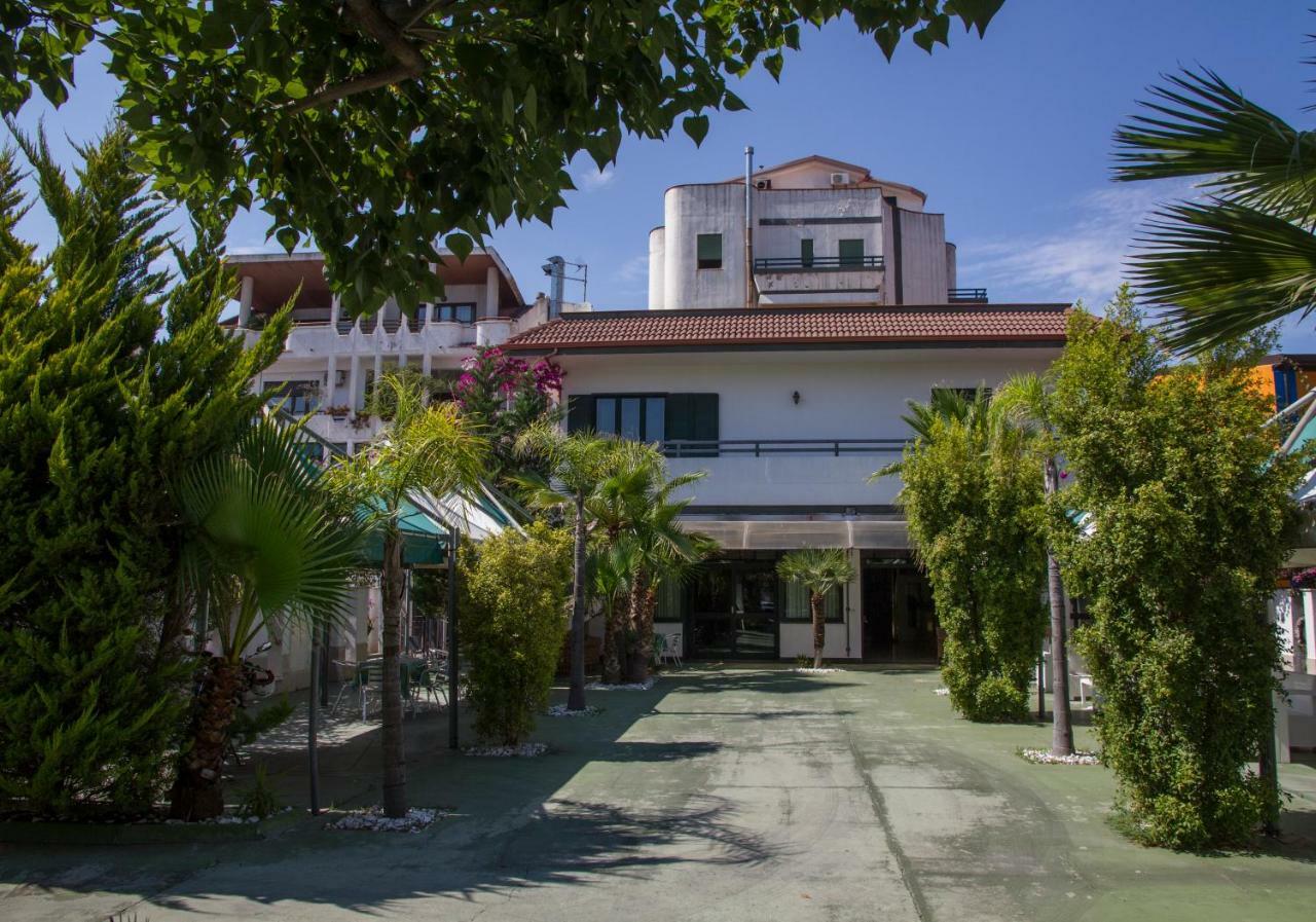 Hotel Atena Cirò Marina Exteriör bild