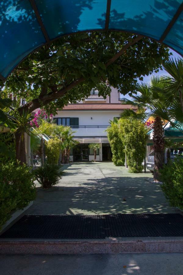 Hotel Atena Cirò Marina Exteriör bild